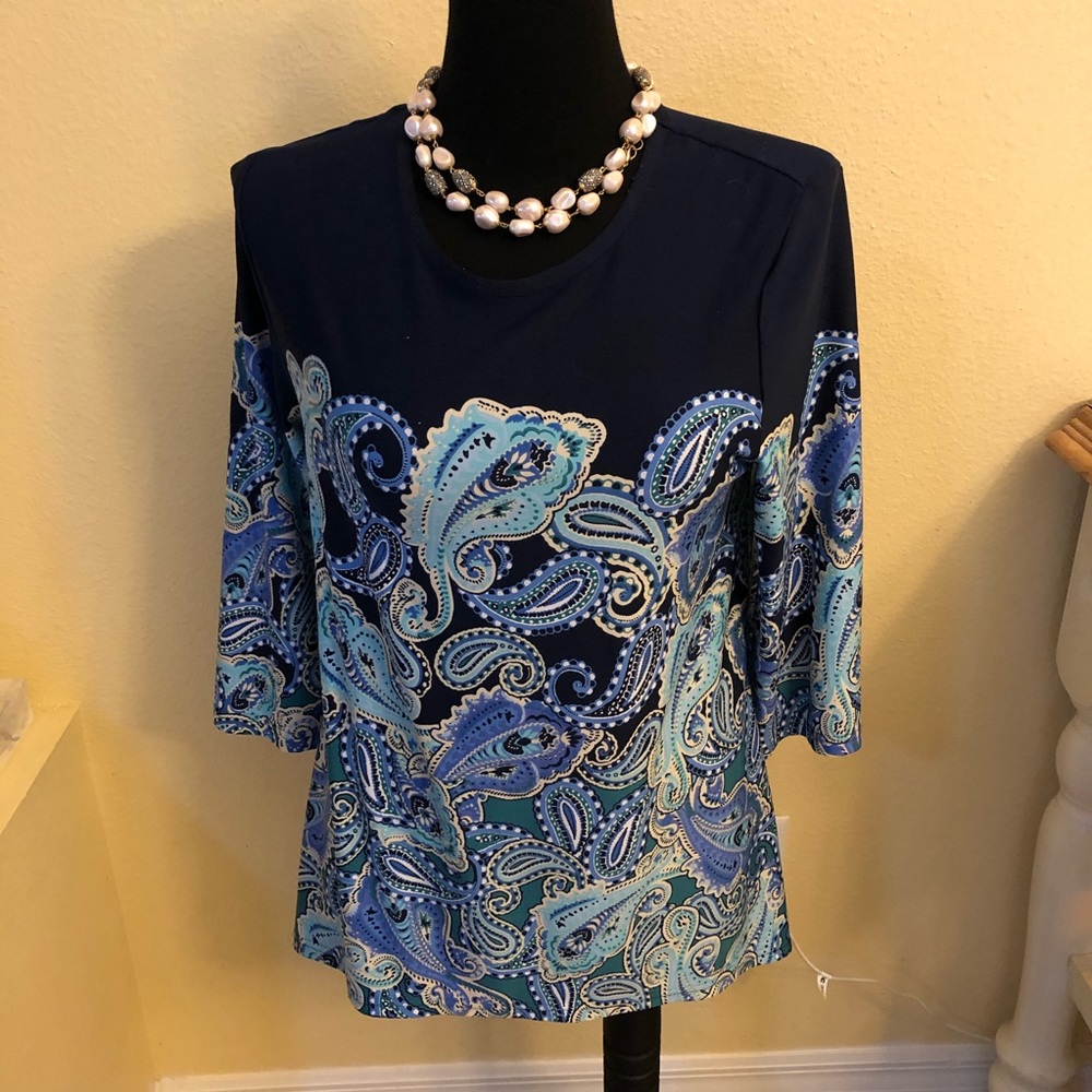Ladies paisley 3/4 sleeve tunic.